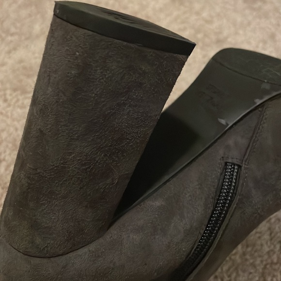 Stuart Weitzman Grey Suede Ankle Boots Size 10 - Picture 8 of 13